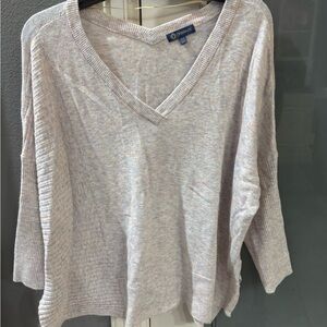 Democracy Women's Cream V-Neck Sweater